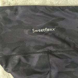 Sweetflexx Resistance Leggings - Full Length - Camo Print - size 4